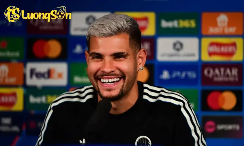 Bruno Guimaraes hào hứng trước cuộc đối đầu với Barcelona