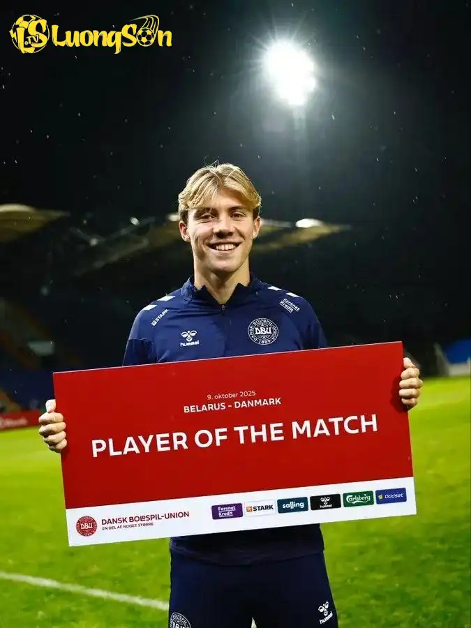 Hojlund được bầu chọn là cầu thủ xuất sắc nhất trận (Ảnh: X @dbulandshold)