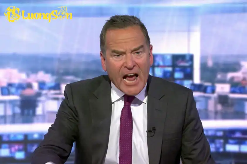 Jeff Stelling lên tiếng nhận xét về cách thi đấu của Arsenal.