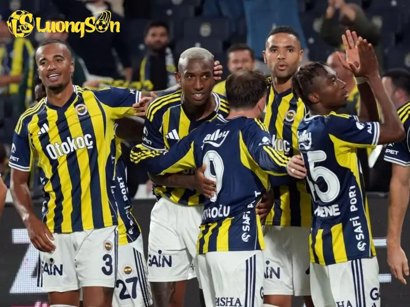 Fenerbahce cần phải tận dụng lợi thế sân nhà để giành chiến thắng trước Ferencvaros Fenerbahce cần phải tận dụng lợi thế sân nhà để giành chiến thắng trước Ferencvaros