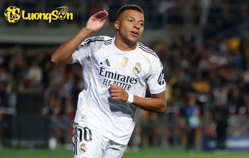 Kylian Mbappe thể hiện phong độ ghi bàn chói sáng trong màu áo Real Madrid lẫn ĐT Pháp Kylian Mbappe thể hiện phong độ ghi bàn chói sáng trong màu áo Real Madrid lẫn ĐT Pháp