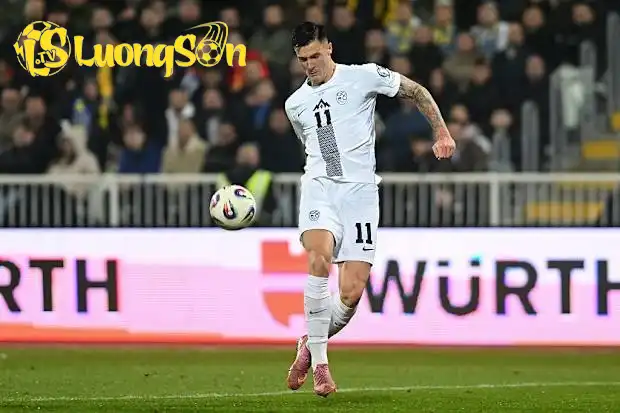 Benjamin Sesko không dóng góp được nhiều cho Slovenia trong chiến dịch vòng loại. Benjamin Sesko không dóng góp được nhiều cho Slovenia trong chiến dịch vòng loại.