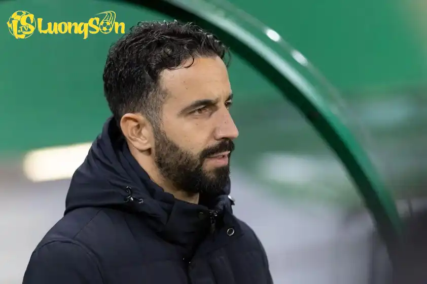 Amorim tự trách vì đội đã từng có lợi thế nhưng không biết cách kết thúc Amorim tự trách vì đội đã từng có lợi thế nhưng không biết cách kết thúc