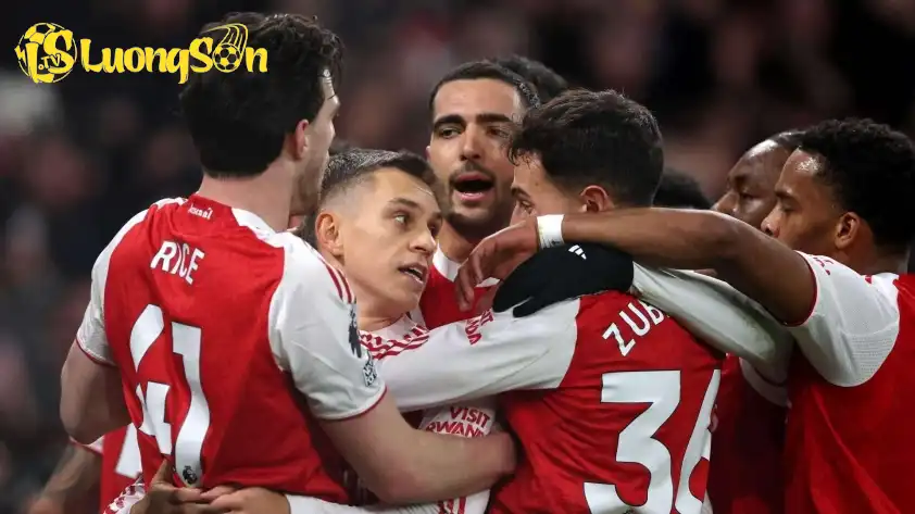 Arsenal đang trải qua mùa giải cực kỳ thăng hoa Arsenal đang trải qua mùa giải cực kỳ thăng hoa