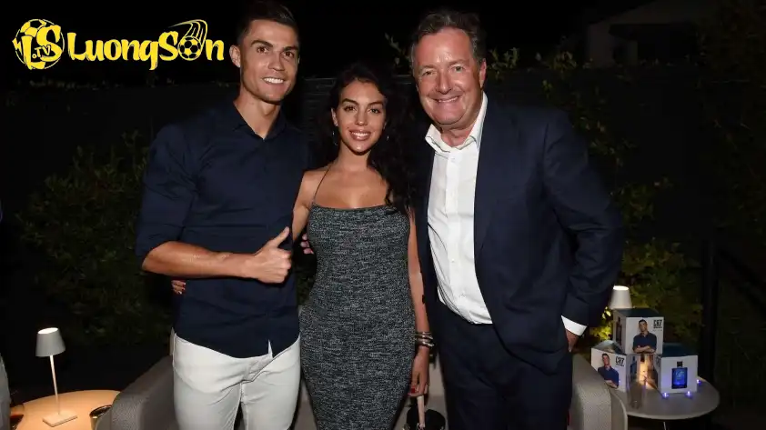 Nhà báo Piers Morgan gọi đây là đội hình Arsenal mạnh nhất kể từ năm 1971 Nhà báo Piers Morgan gọi đây là đội hình Arsenal mạnh nhất kể từ năm 1971